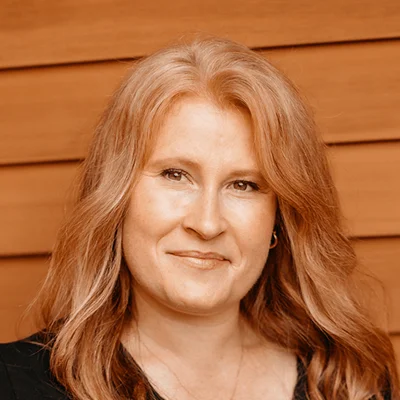 A headshot of Leanna, the EFDA at Alta Dental of Maine