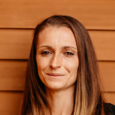 A headshot of Nasheena, an insurance specialist at Alta Dental of Maine