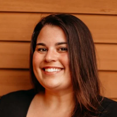 A headshot photo of Shauna, a dental hygienist at Alta Dental of Maine